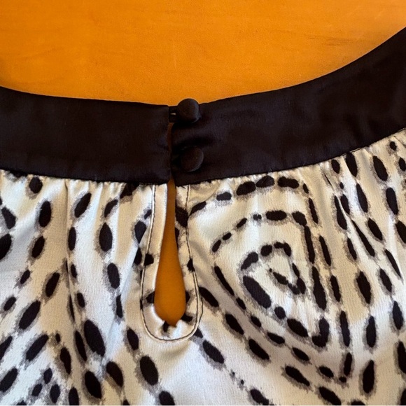 BCBGMaxAzria M black red white, mini relaxed fit shift short sleeve dress - Picture 9 of 12